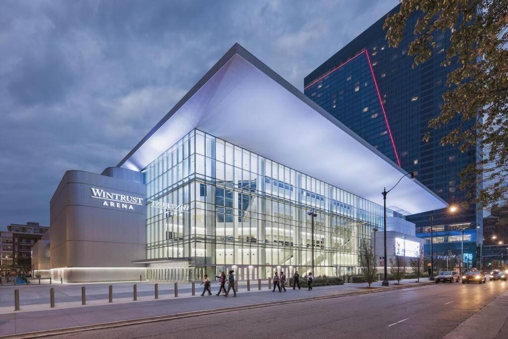 Mccormick Place 2Br Stylish Suite With Optional Parking And Gym For Up To 8 Guests Near Soldier Field And Grant Park Чикаго Екстер'єр фото