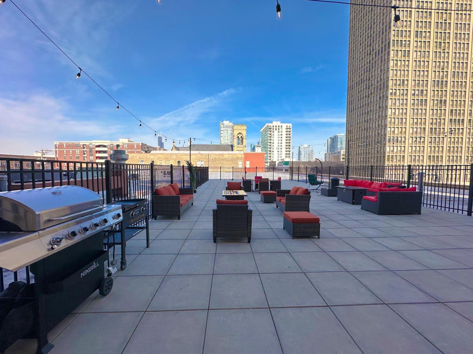 Mccormick Place 2Br Stylish Suite With Optional Parking And Gym For Up To 8 Guests Near Soldier Field And Grant Park Чикаго Екстер'єр фото